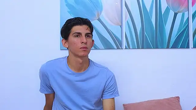 Ana and Leo online show from November 2025 02:49:01 PM