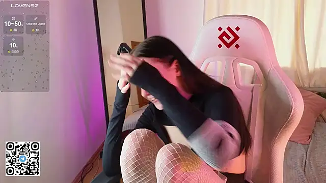 Snapshot of mon_lola chatting on January 2025 09:35:01 AM mon lola online show from January 2025 09:35:01 AM