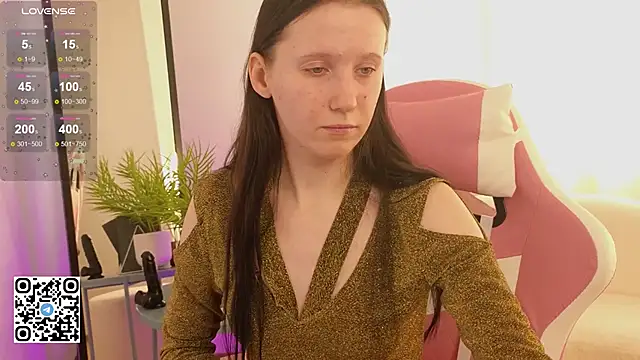 Snapshot of mon_lola chatting on January 2025 06:35:01 AM mon lola online show from January 2025 06:35:01 AM