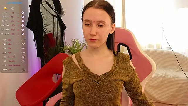 Snapshot of mon_lola chatting on February 2025 07:01:01 AM mon lola online show from February 2025 07:01:01 AM