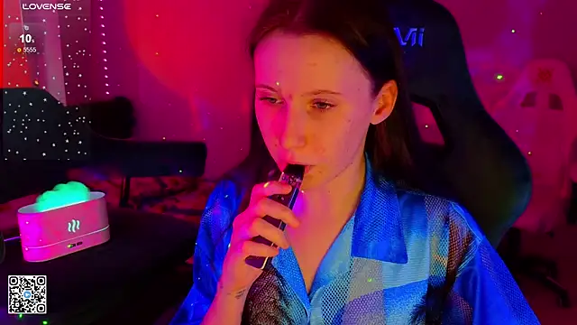 Snapshot of mon_lola chatting on March 2025 11:14:02 AM mon lola online show from March 2025 11:14:02 AM