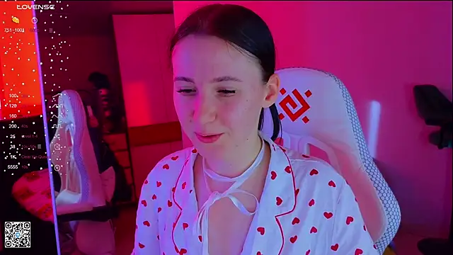 Snapshot of mon_lola chatting on March 2025 06:16:01 AM mon lola online show from March 2025 06:16:01 AM