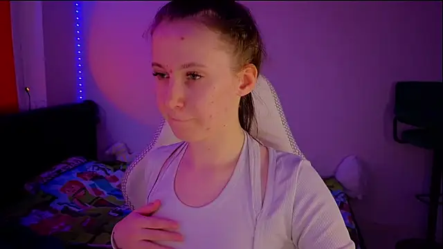 Snapshot of mon_lola chatting on March 2025 02:34:01 PM mon lola online show from March 2025 02:34:01 PM