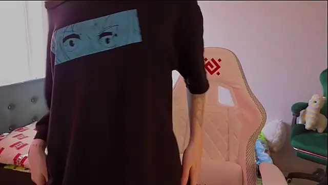 Snapshot of mon_lola chatting on March 2025 07:35:02 AM mon lola online show from March 2025 07:35:02 AM