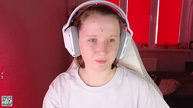 Snapshot of mon_lola chatting on September 2025 02:50:01 PM mon lola online show from September 2025 02:50:01 PM