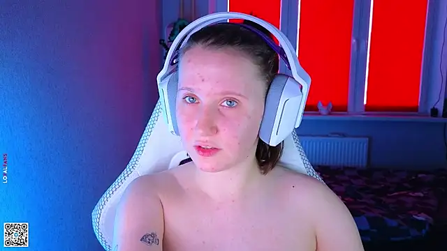 Snapshot of mon_lola chatting on September 2025 01:23:01 PM mon lola online show from September 2025 01:23:01 PM