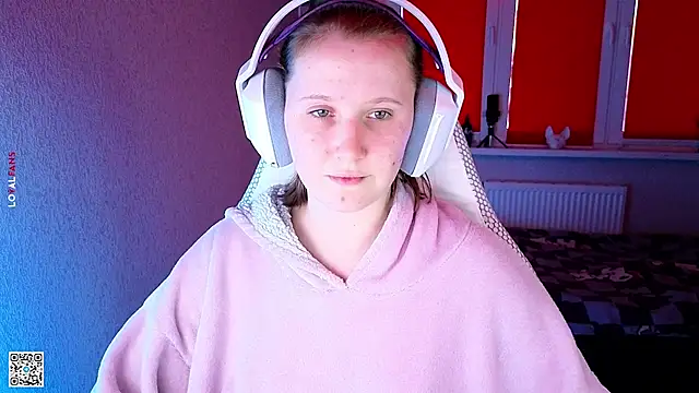 Snapshot of mon_lola chatting on September 2025 02:55:02 PM mon lola online show from September 2025 02:55:02 PM