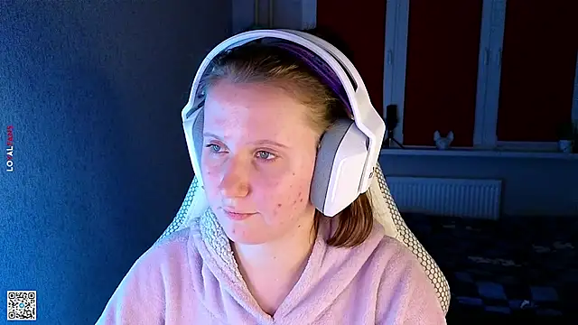 Snapshot of mon_lola chatting on September 2025 05:07:02 PM mon lola online show from September 2025 05:07:02 PM