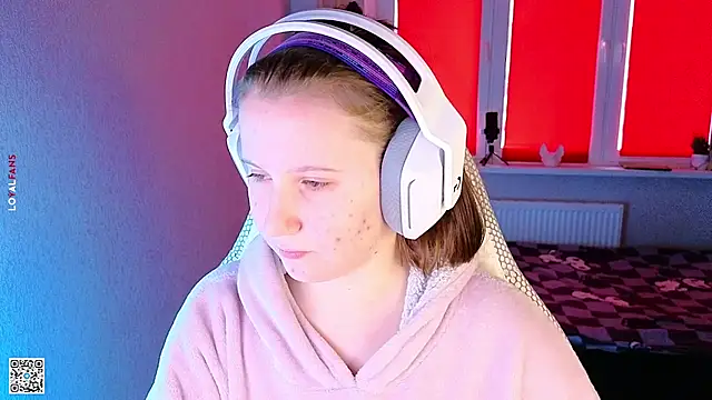 Snapshot of mon_lola chatting on September 2025 11:48:01 AM mon lola online show from September 2025 11:48:01 AM