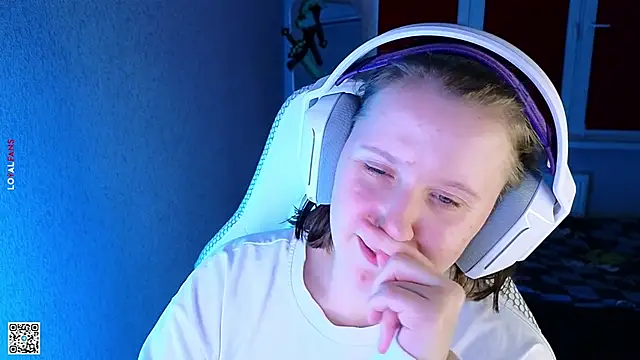 Snapshot of mon_lola chatting on October 2025 06:37:01 PM mon lola online show from October 2025 06:37:01 PM