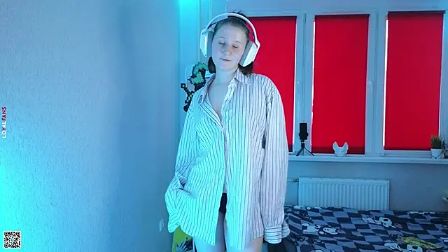 Snapshot of mon_lola chatting on October 2025 02:04:01 PM mon lola online show from October 2025 02:04:01 PM