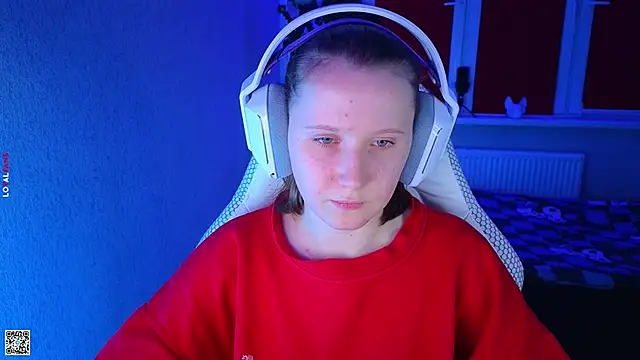 Snapshot of mon_lola chatting on October 2025 03:24:01 PM mon lola online show from October 2025 03:24:01 PM