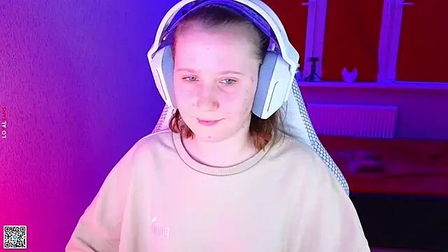 Snapshot of mon_lola chatting on November 2025 02:49:02 PM mon lola online show from November 2025 02:49:02 PM