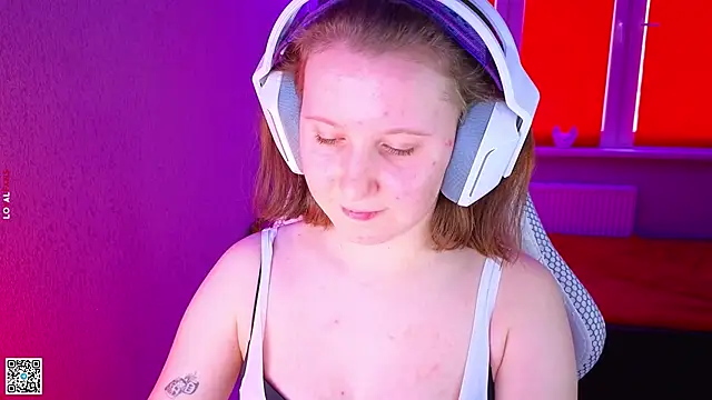 Snapshot of mon_lola chatting on November 2025 07:08:01 AM mon lola online show from November 2025 07:08:01 AM