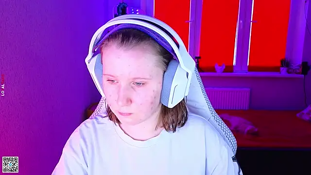 Snapshot of mon_lola chatting on November 2025 12:38:01 PM mon lola online show from November 2025 12:38:01 PM