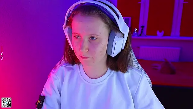 Snapshot of mon_lola chatting on November 2025 03:34:01 PM mon lola online show from November 2025 03:34:01 PM