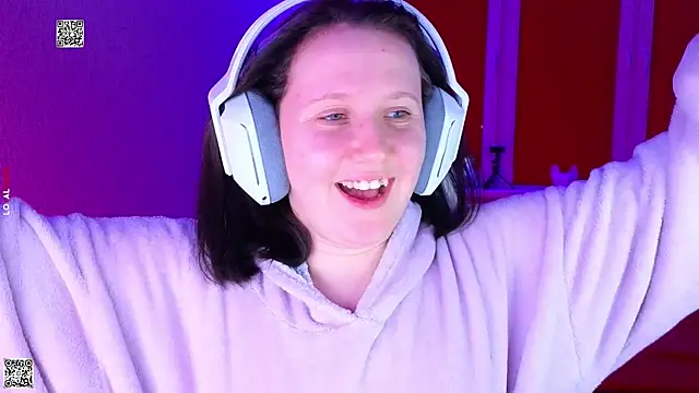 Snapshot of mon_lola chatting on December 2025 07:53:02 PM mon lola online show from December 2025 07:53:02 PM