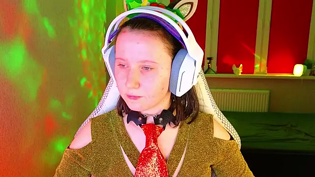 Snapshot of mon_lola chatting on December 2025 04:55:02 PM mon lola online show from December 2025 04:55:02 PM