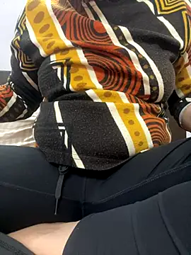 Red-Magic-25 online show from November 2025 06:57:01 AM