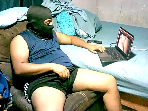 Snapshot of SergCarMX1 chatting on June 2026 04:13:01 AM SergCarMX1 online show from June 2026 04:13:01 AM