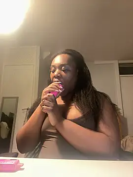 queenseraphina7071 online show from January 2025 09:37:01 PM
