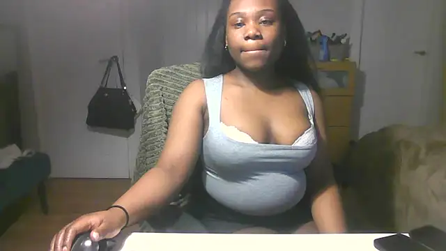 queenseraphina7071 online show from January 2025 07:32:01 PM