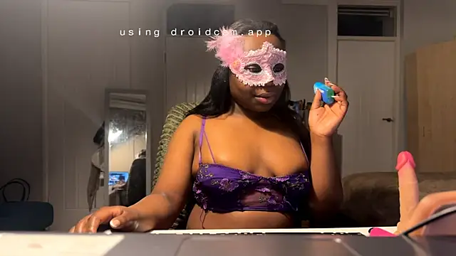queenseraphina7071 online show from January 2025 09:34:01 PM