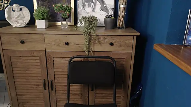 Snapshot of mini_girly chatting on September 2025 01:00:01 PM mini girly online show from September 2025 01:00:01 PM