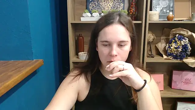 Snapshot of mini_girly chatting on September 2025 05:56:01 AM mini girly online show from September 2025 05:56:01 AM