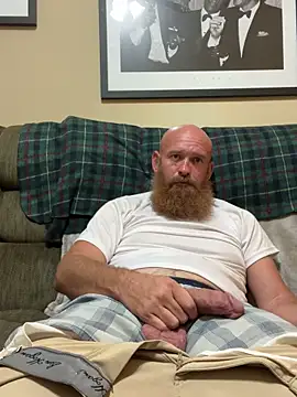 Snapshot of 32XRedBeard chatting on May 2026 01:01:01 AM 32XRedBeard online show from May 2026 01:01:01 AM