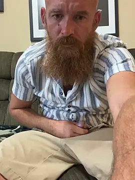 Snapshot of 32XRedBeard chatting on May 2026 10:48:01 PM 32XRedBeard online show from May 2026 10:48:01 PM