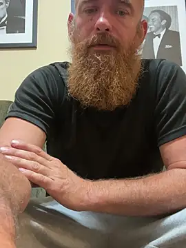 Snapshot of 32XRedBeard chatting on May 2026 09:48:01 AM 32XRedBeard online show from May 2026 09:48:01 AM