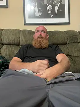 Snapshot of 32XRedBeard chatting on June 2026 09:53:02 PM 32XRedBeard online show from June 2026 09:53:02 PM