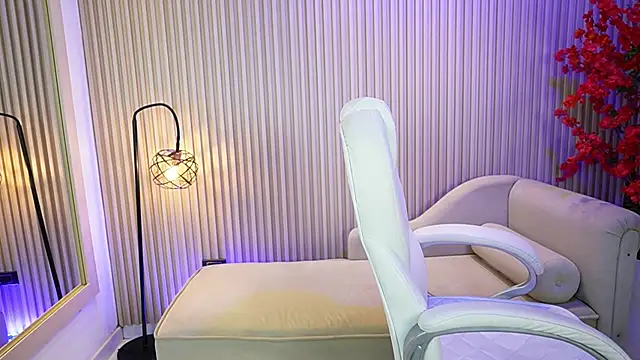 Snapshot of Emma_Walkerr_ chatting on September 2025 07:03:02 PM Emma Walkerr online show from September 2025 07:03:02 PM