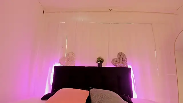 Bonny and carrot online show from September 2025 07:13:02 PM