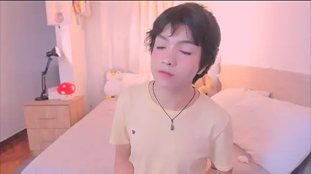 AllanYong18 online show from February 2026 12:31:01 PM