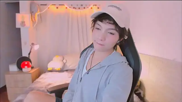 AllanYong18 online show from April 2026 04:19:01 AM