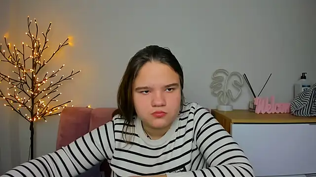 AdeleCruz online show from February 2025 01:16:02 PM