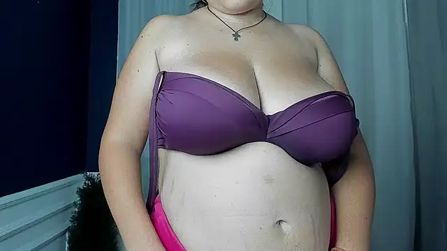 AdeleCruz online show from September 2025 12:04:02 PM