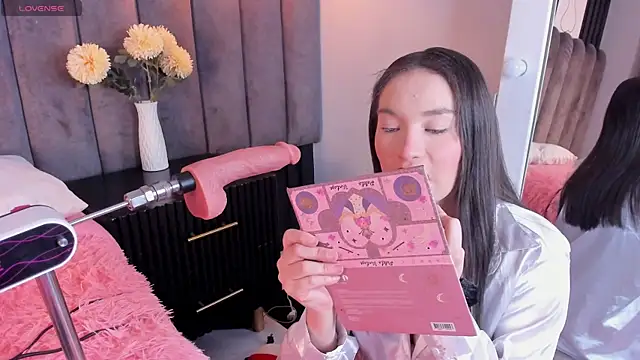 chelsea bolton  online show from October 2025 01:00:01 PM