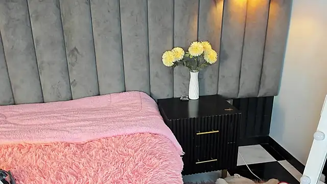 chelsea bolton  online show from November 2025 12:27:02 PM