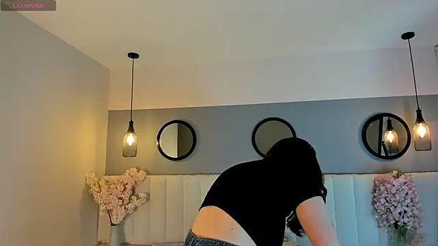 chelsea bolton  online show from March 2026 12:34:01 PM