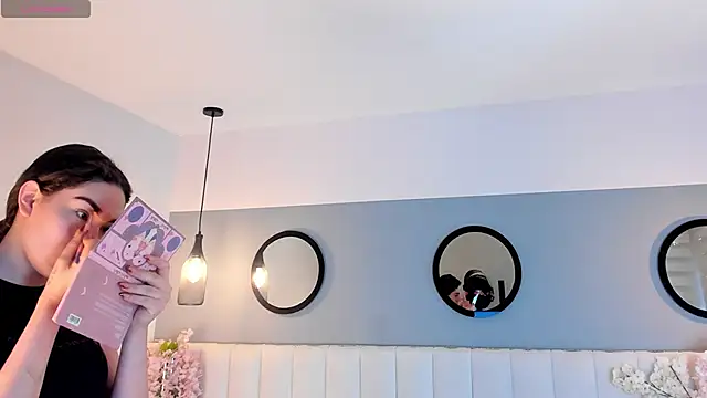 chelsea bolton  online show from April 2026 12:13:01 PM