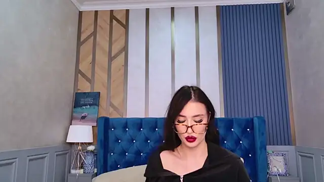 Snapshot of EmmaLawrens chatting on February 2025 12:43:01 PM EmmaLawrens online show from February 2025 12:43:01 PM