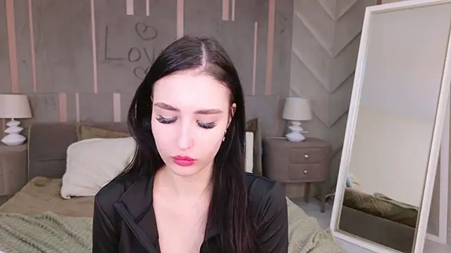 Snapshot of EmmaLawrens chatting on February 2025 10:49:02 AM EmmaLawrens online show from February 2025 10:49:02 AM