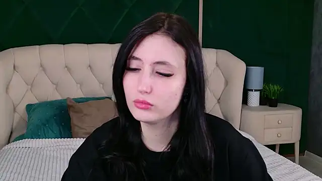 Snapshot of EmmaLawrens chatting on March 2026 10:33:01 AM EmmaLawrens online show from March 2026 10:33:01 AM