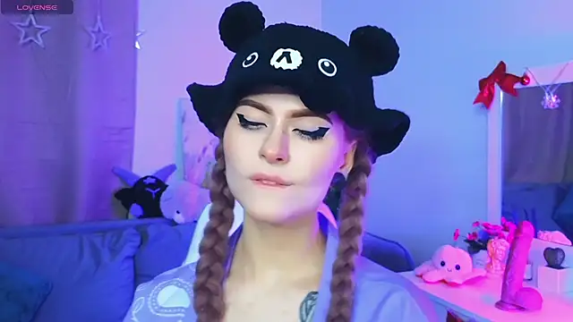 Emily  Mooree online show from February 2025 04:46:02 AM