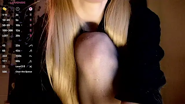 Emily  Mooree online show from October 2025 07:40:02 AM