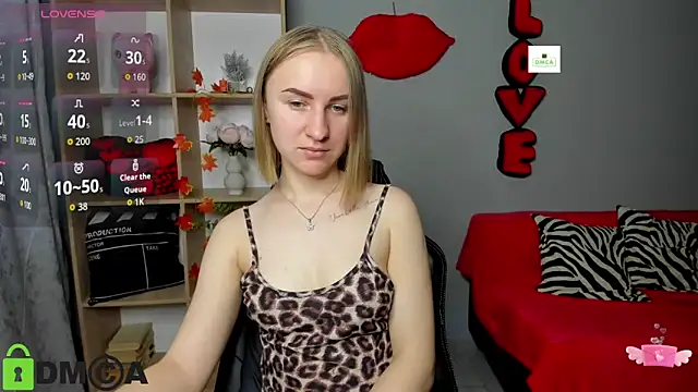 Snapshot of BeautyBlondy chatting on November 2025 01:10:01 PM BeautyBlondy online show from November 2025 01:10:01 PM