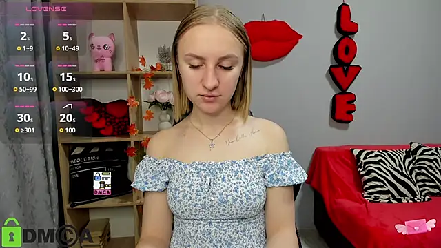 Snapshot of BeautyBlondy chatting on December 2025 01:27:01 PM BeautyBlondy online show from December 2025 01:27:01 PM